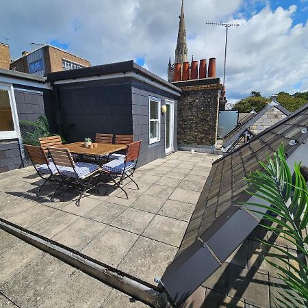 Cityscape Haven: 1 Bedroom Apartment With Terrace And City View Bournemouth Esterno foto
