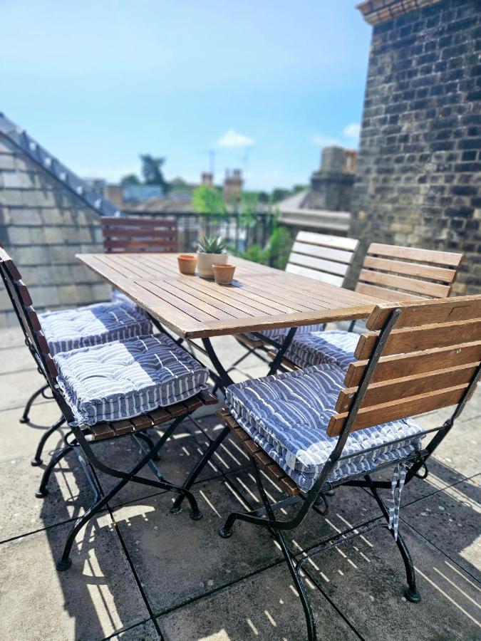 Cityscape Haven: 1 Bedroom Apartment With Terrace And City View Bournemouth Esterno foto